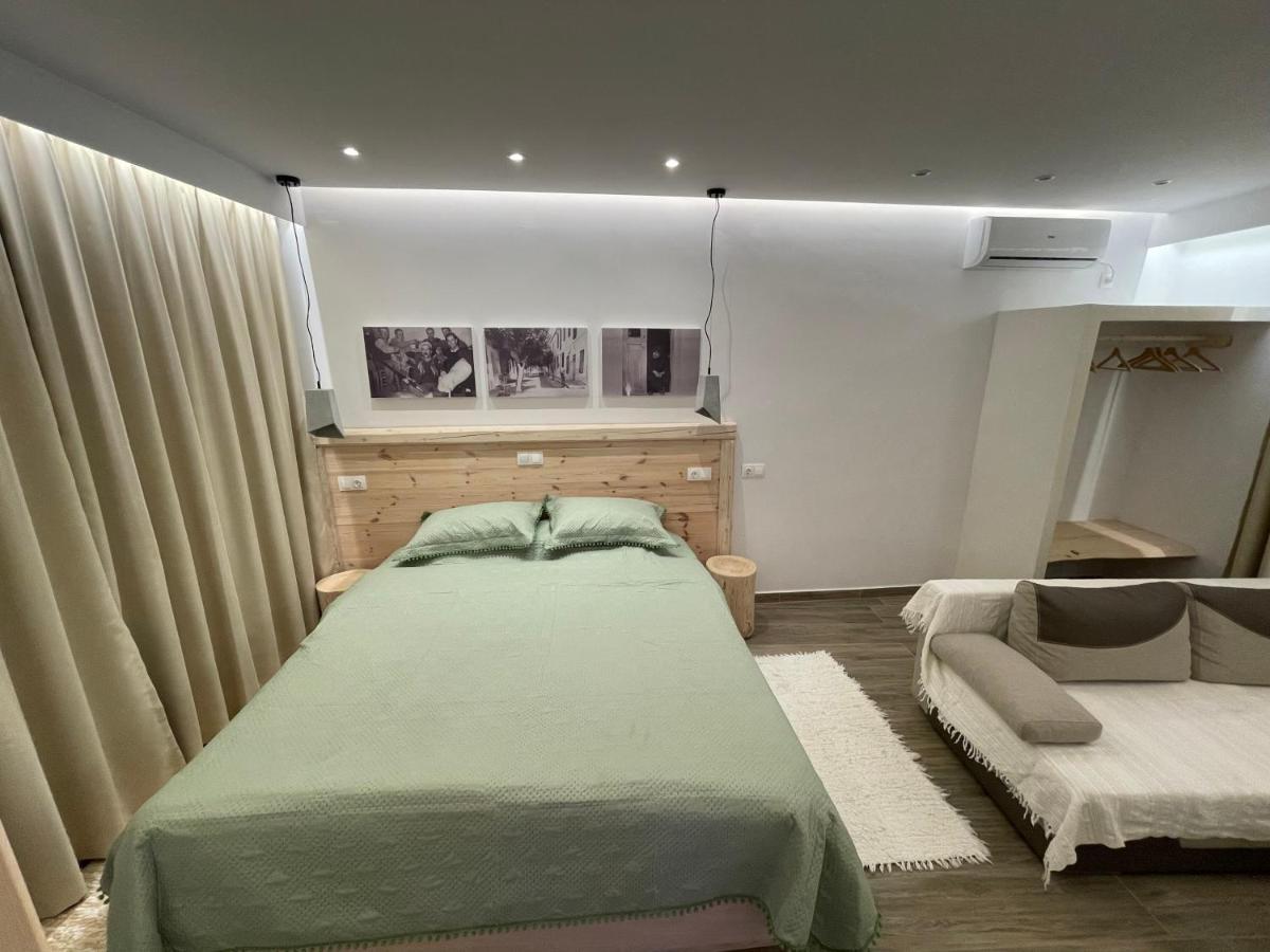 Patras Apartments Fourni Ikarias Bagian luar foto