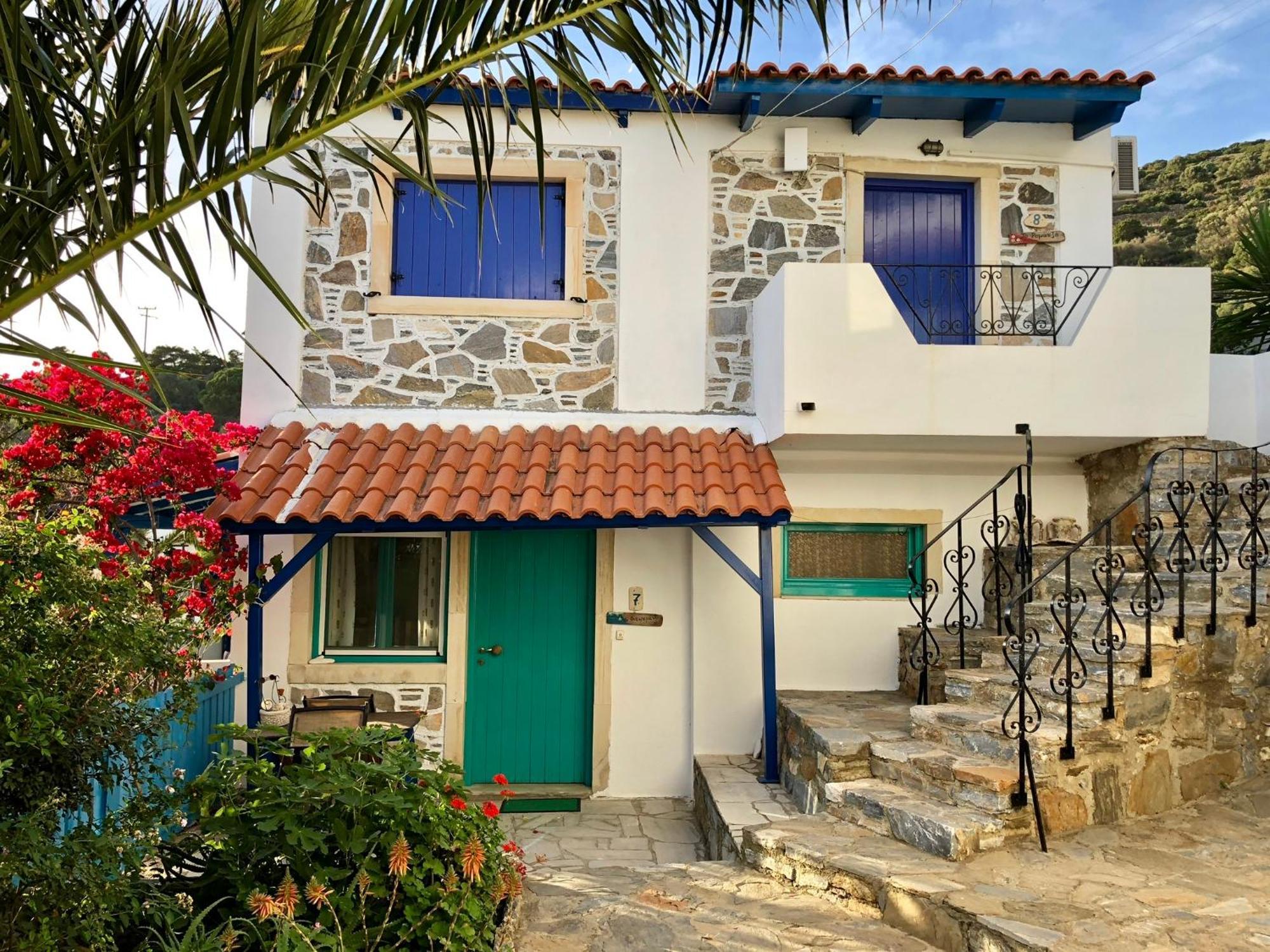Patras Apartments Fourni Ikarias Bagian luar foto