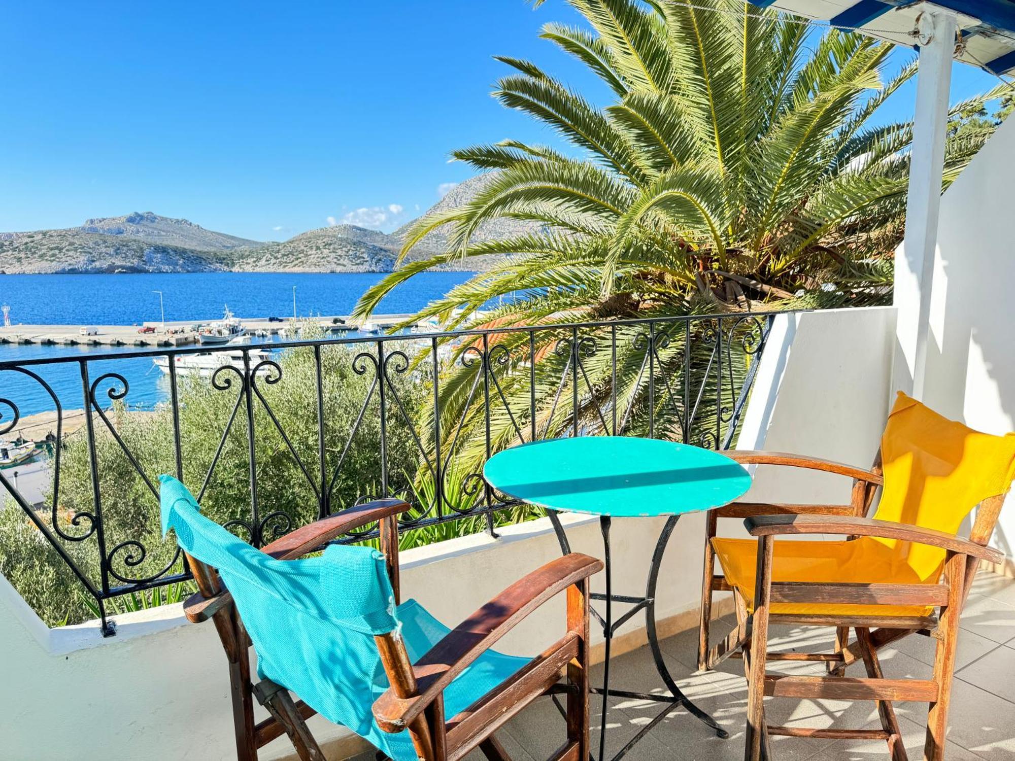 Patras Apartments Fourni Ikarias Bagian luar foto