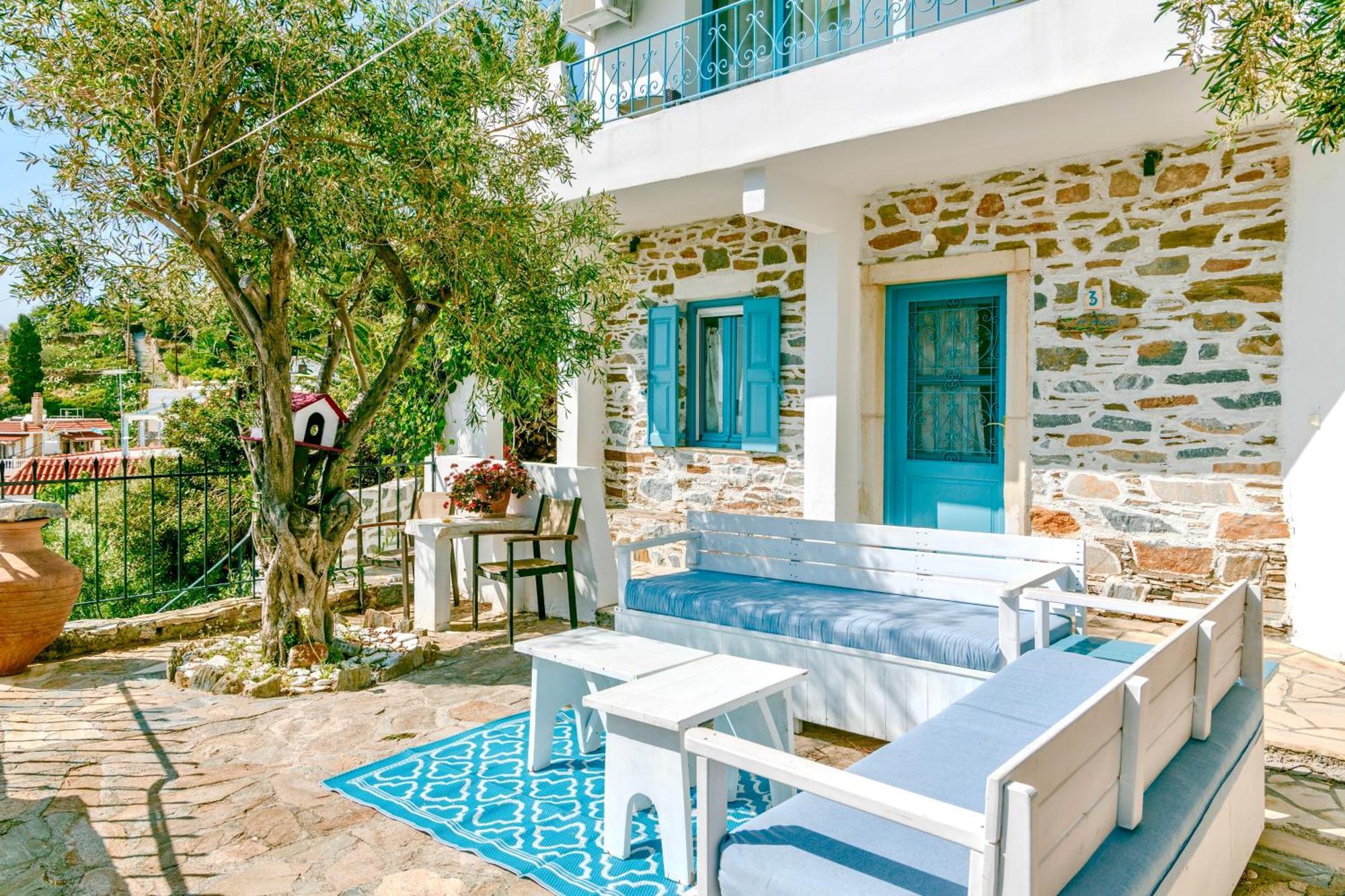 Patras Apartments Fourni Ikarias Bagian luar foto
