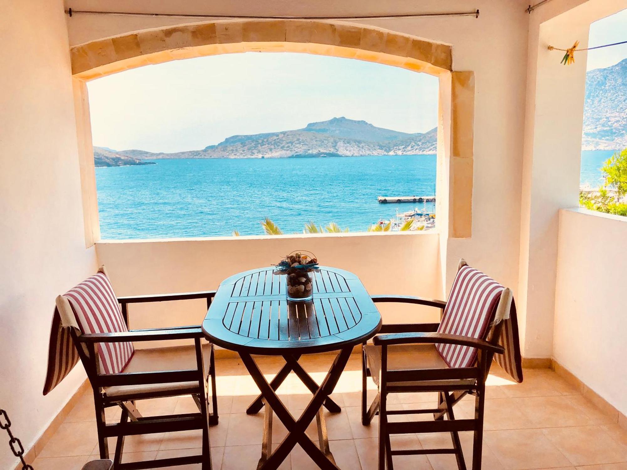 Patras Apartments Fourni Ikarias Bagian luar foto