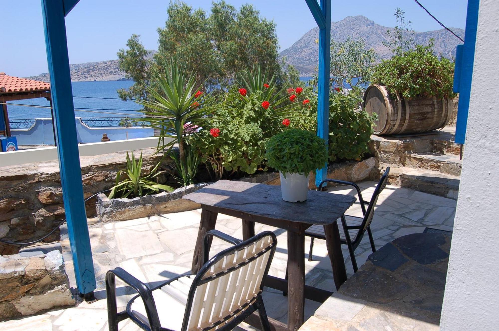 Patras Apartments Fourni Ikarias Bagian luar foto