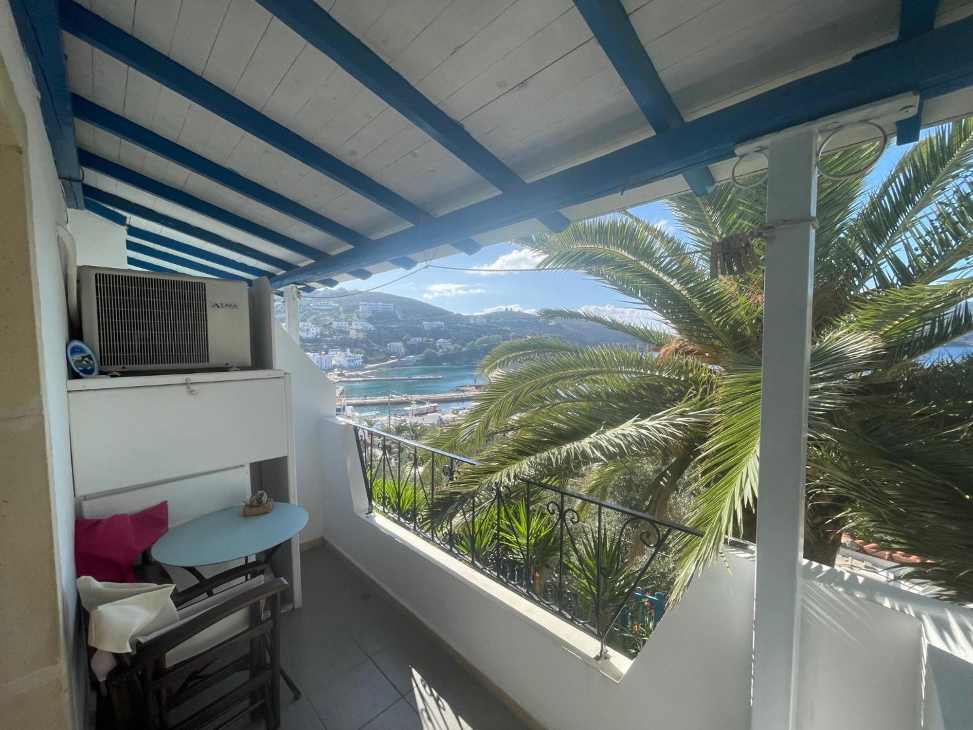 Patras Apartments Fourni Ikarias Ruang foto