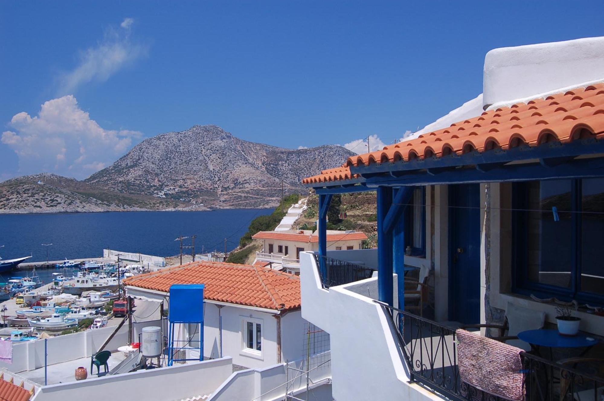 Patras Apartments Fourni Ikarias Ruang foto
